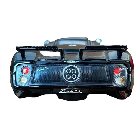 Pagani Zonda c12 1:24 scale model car by Motor Max Black - Picture 7 of 7